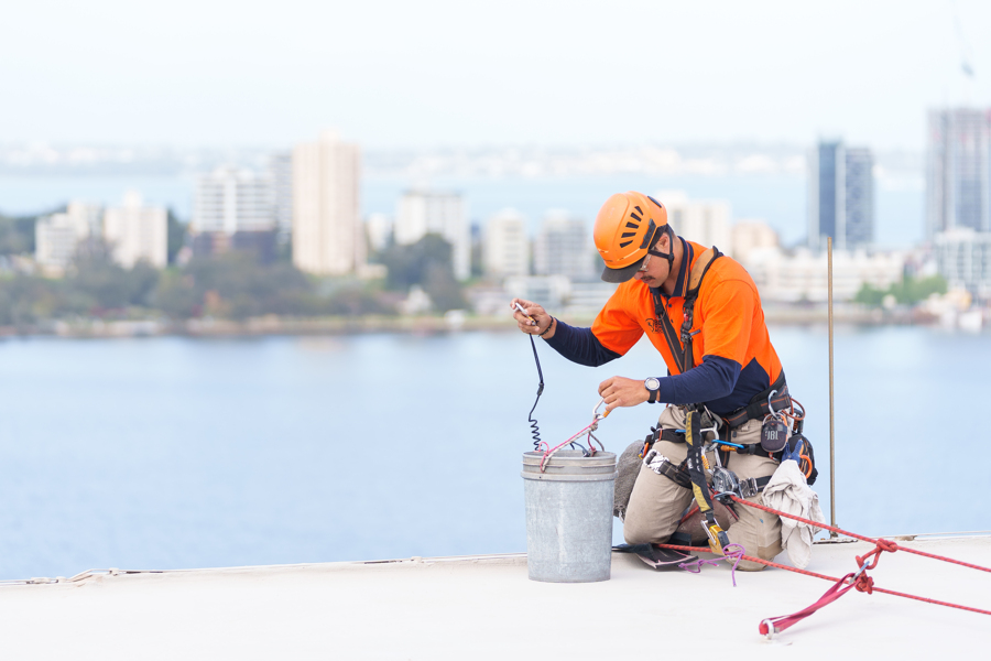 23100320230812-ICUWindowCleaning0013