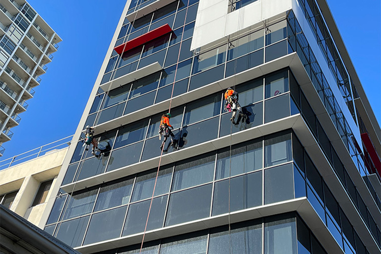 Commercial / Rope Access Window Cleaning